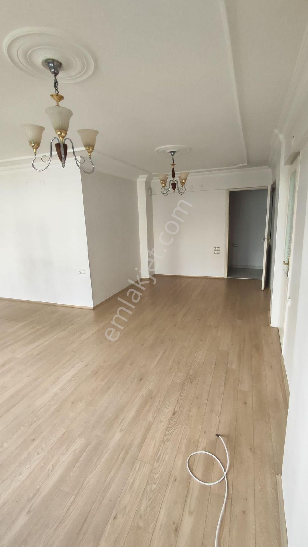 Mehmetçik Mahallesinde Çarşamba Pazarına Yakın 3+1 Daire 3250.000 Tl Satılık - Görsel 4