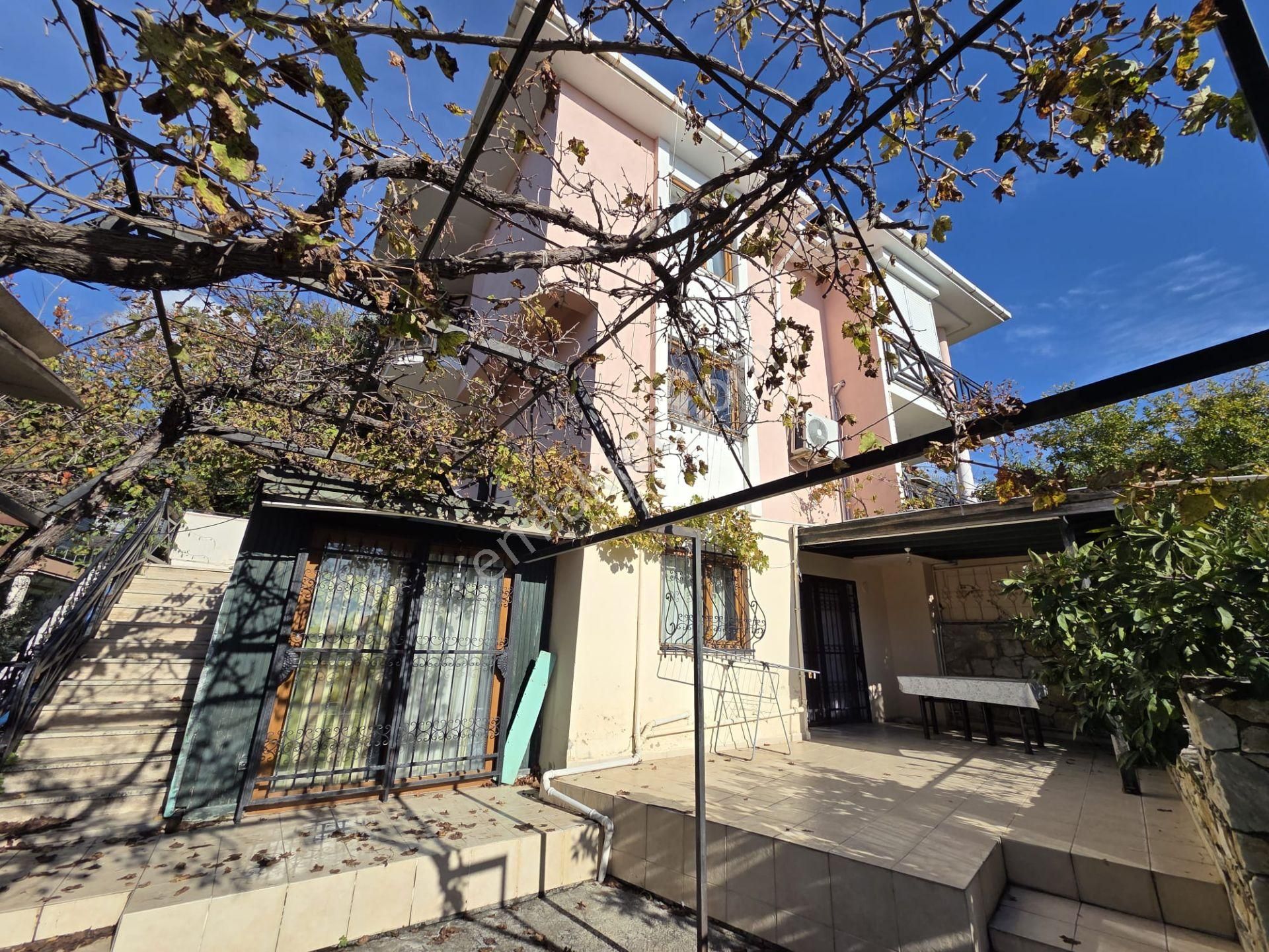 Altınoluk İlkbahar'dan Şehir İçinde Elit Mevkiide 350m² Arsa İçinde 7+2 Müstakil Köşe Villa - Görsel 45