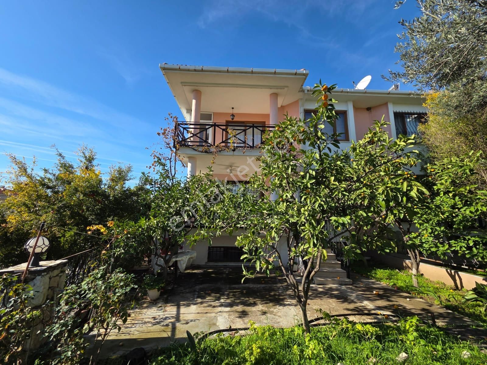 Altınoluk İlkbahar'dan Şehir İçinde Elit Mevkiide 350m² Arsa İçinde 7+2 Müstakil Köşe Villa - Görsel 12
