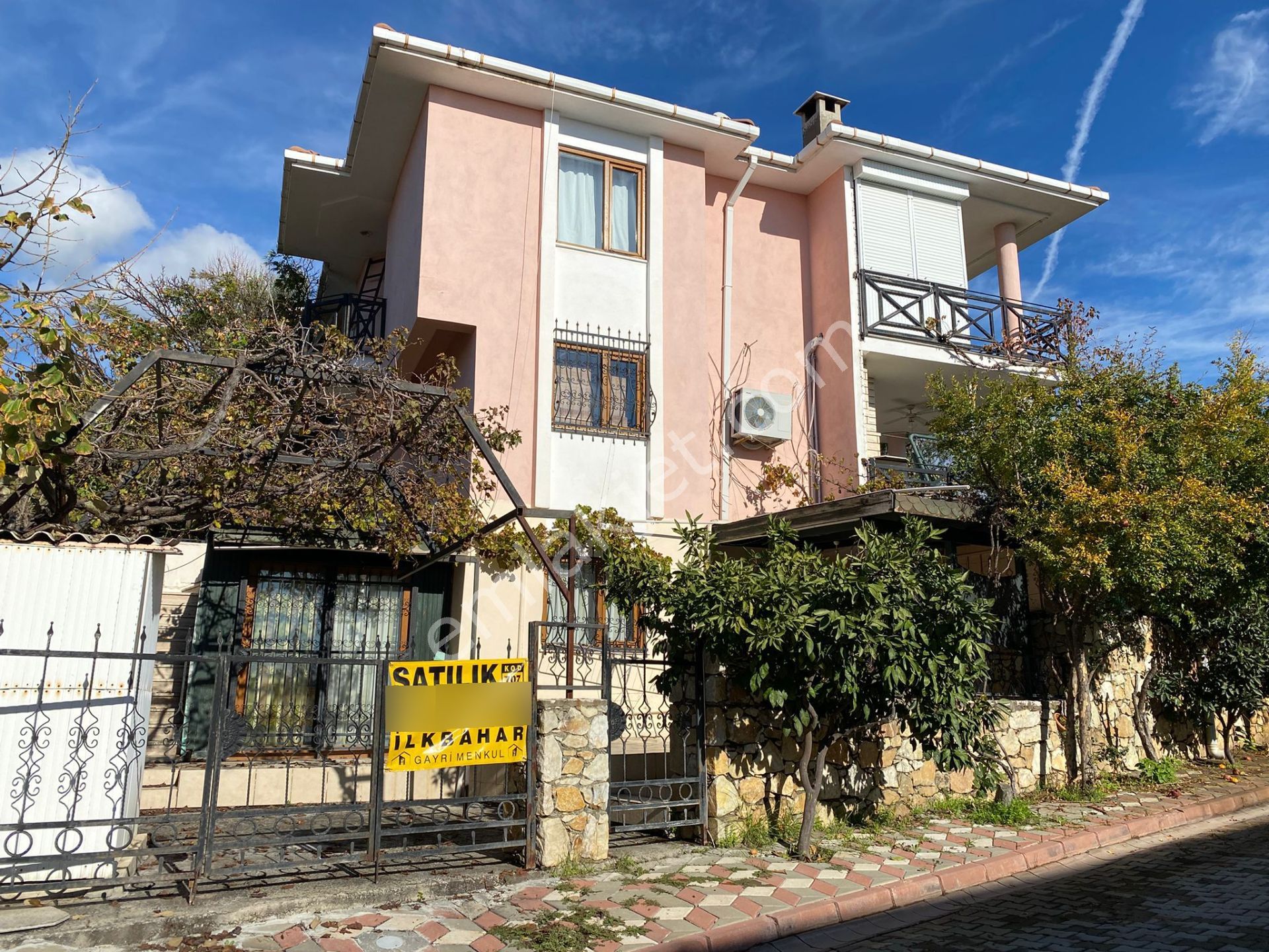 Altınoluk İlkbahar'dan Şehir İçinde Elit Mevkiide 350m² Arsa İçinde 7+2 Müstakil Köşe Villa - Görsel 9