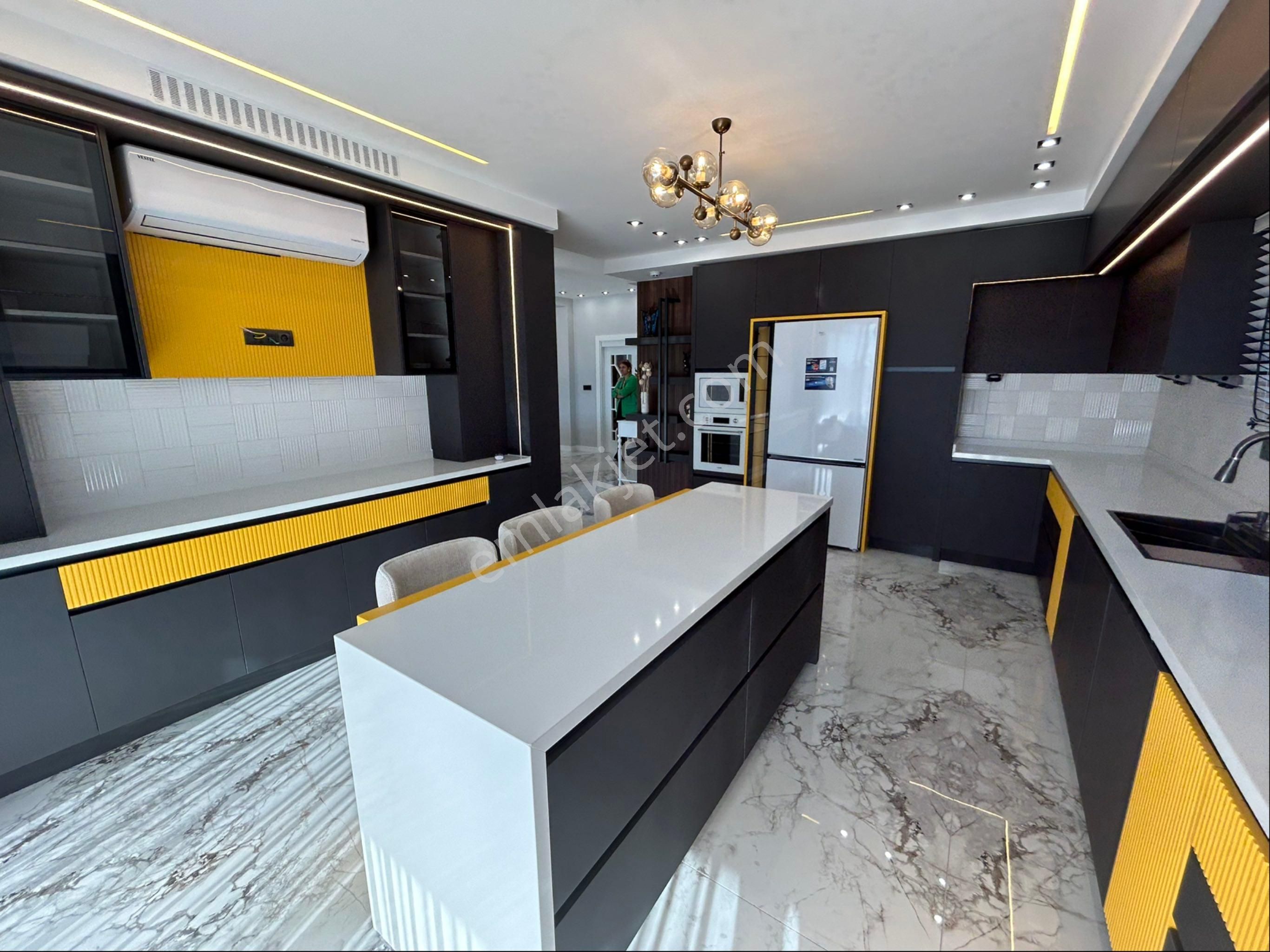 Didim Yeşiltepede 4+1 Eşyalı Lüks Villa - Görsel 24