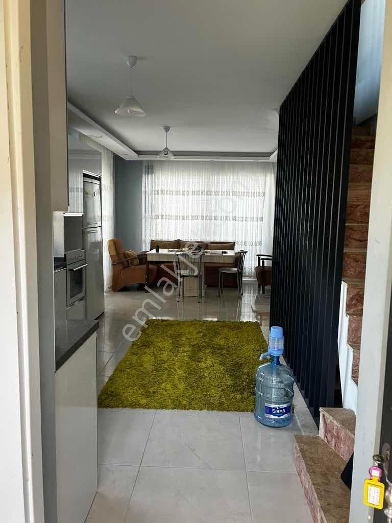 Çandarlı Bağyeri Evleri Sitesinde Ortak Havuzlu Tripleks Villa - Görsel 15