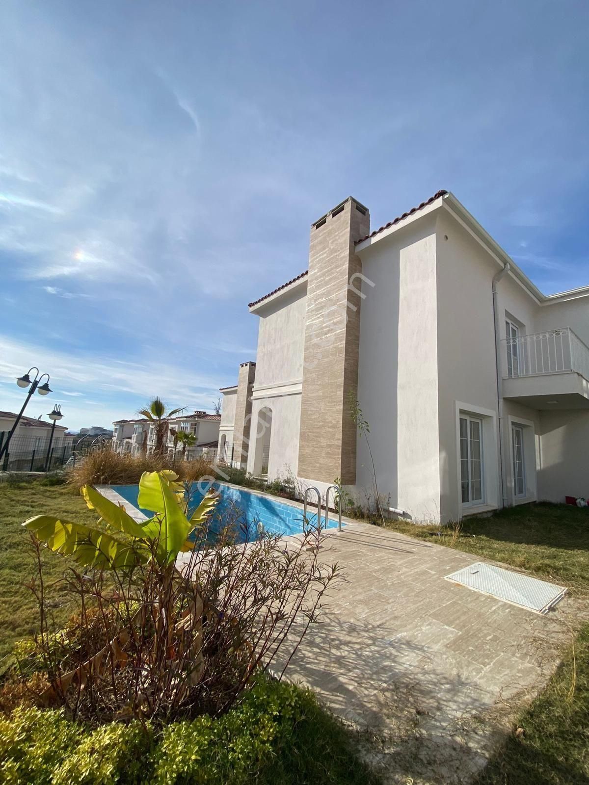 Kuşadası Satılık 4+1 Villa - Görsel 2