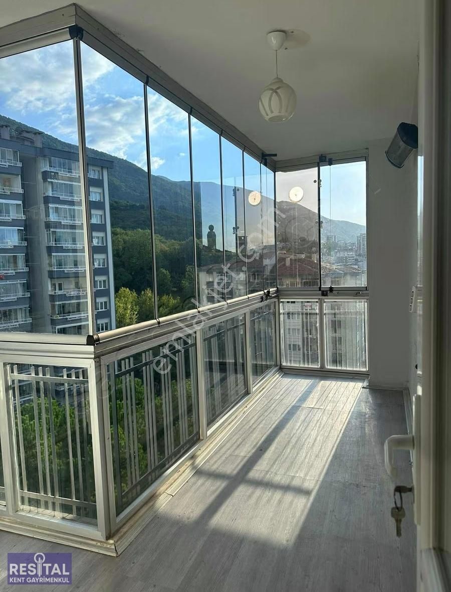 75. Yıl Mahallesinde Çimen Kaya Sitesinde 3+1 Satılık Daire - Görsel 2