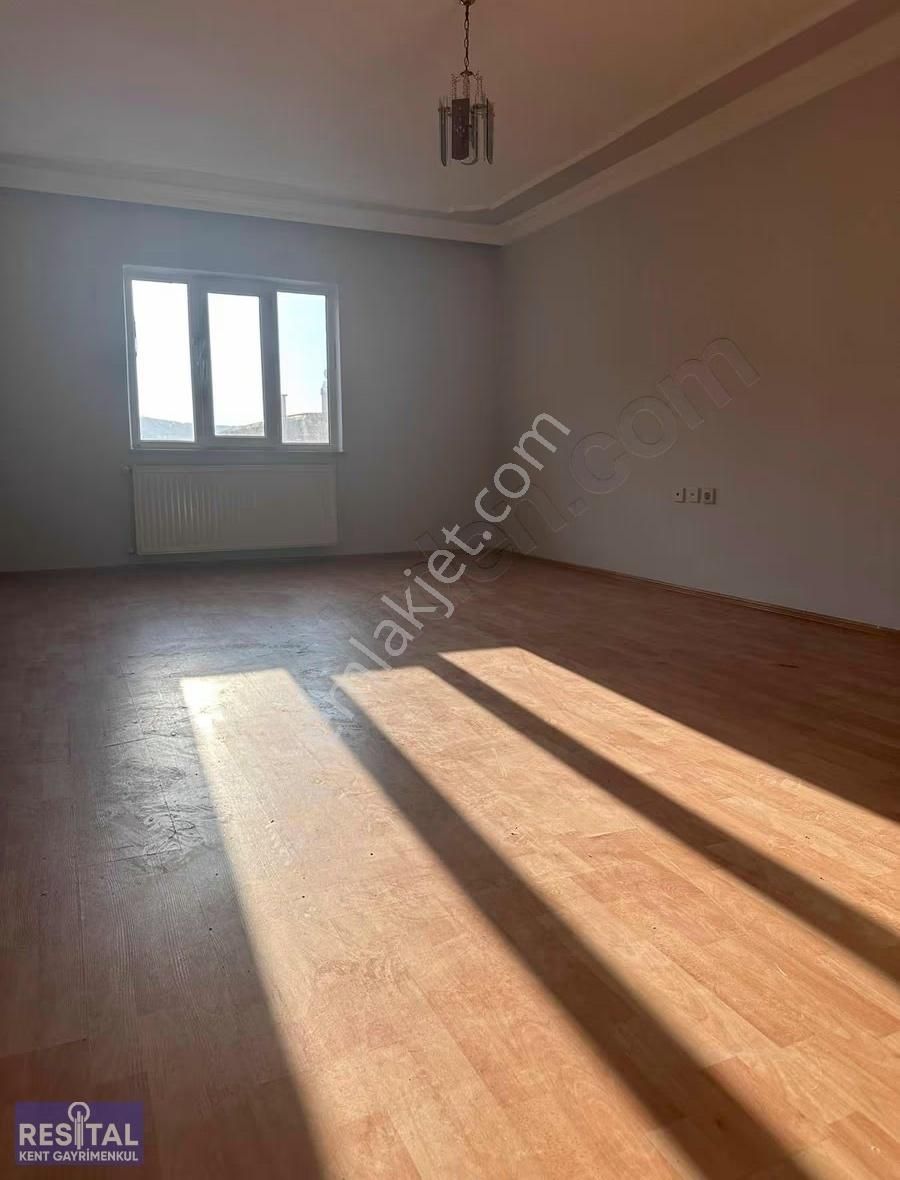 75. Yıl Mahallesinde Çimen Kaya Sitesinde 3+1 Satılık Daire - Görsel 4