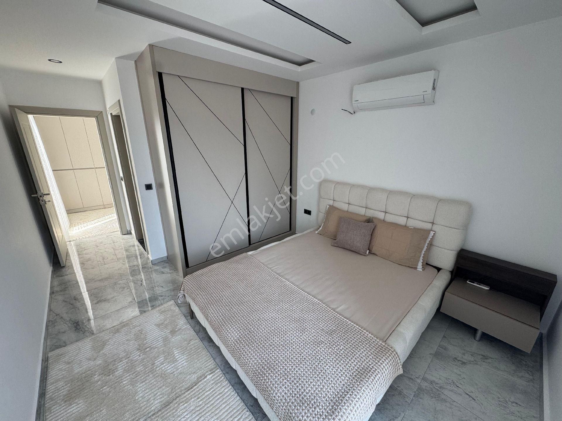 Kuşadası Karaova Mevkinde 4+1 Tek Müstakil - Görsel 13