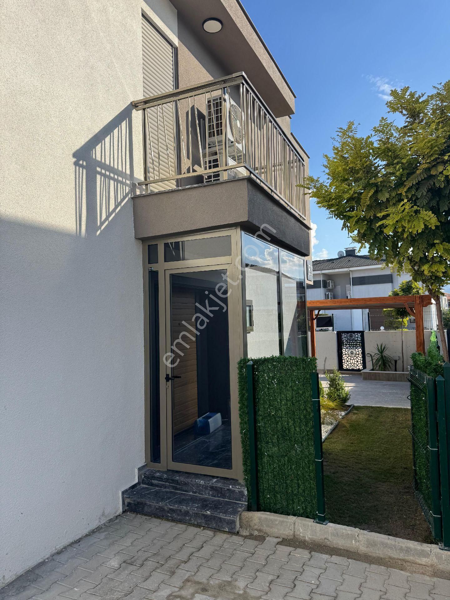 Kuşadası Karaova Mevkinde 4+1 Tek Müstakil