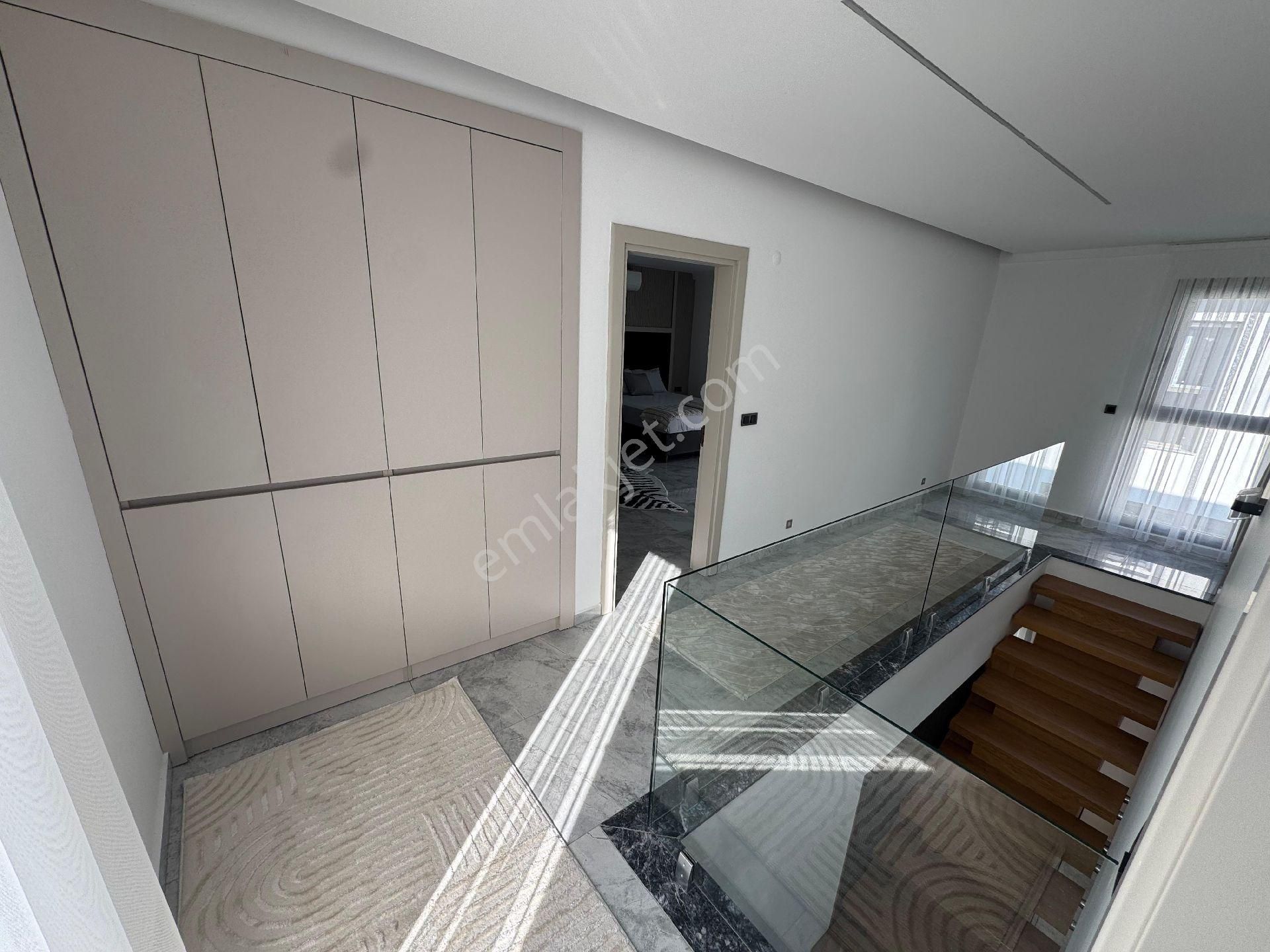 Kuşadası Karaova Mevkinde 4+1 Tek Müstakil - Görsel 12