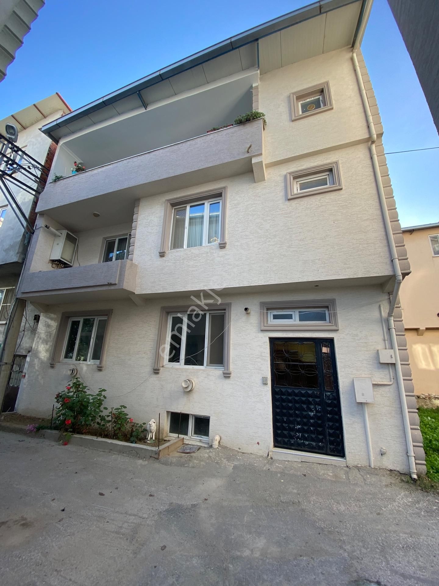 Yunuseli'de 3 Katlı, 3 Daireli Komple Satılık Müstakil Bina - Görsel 31