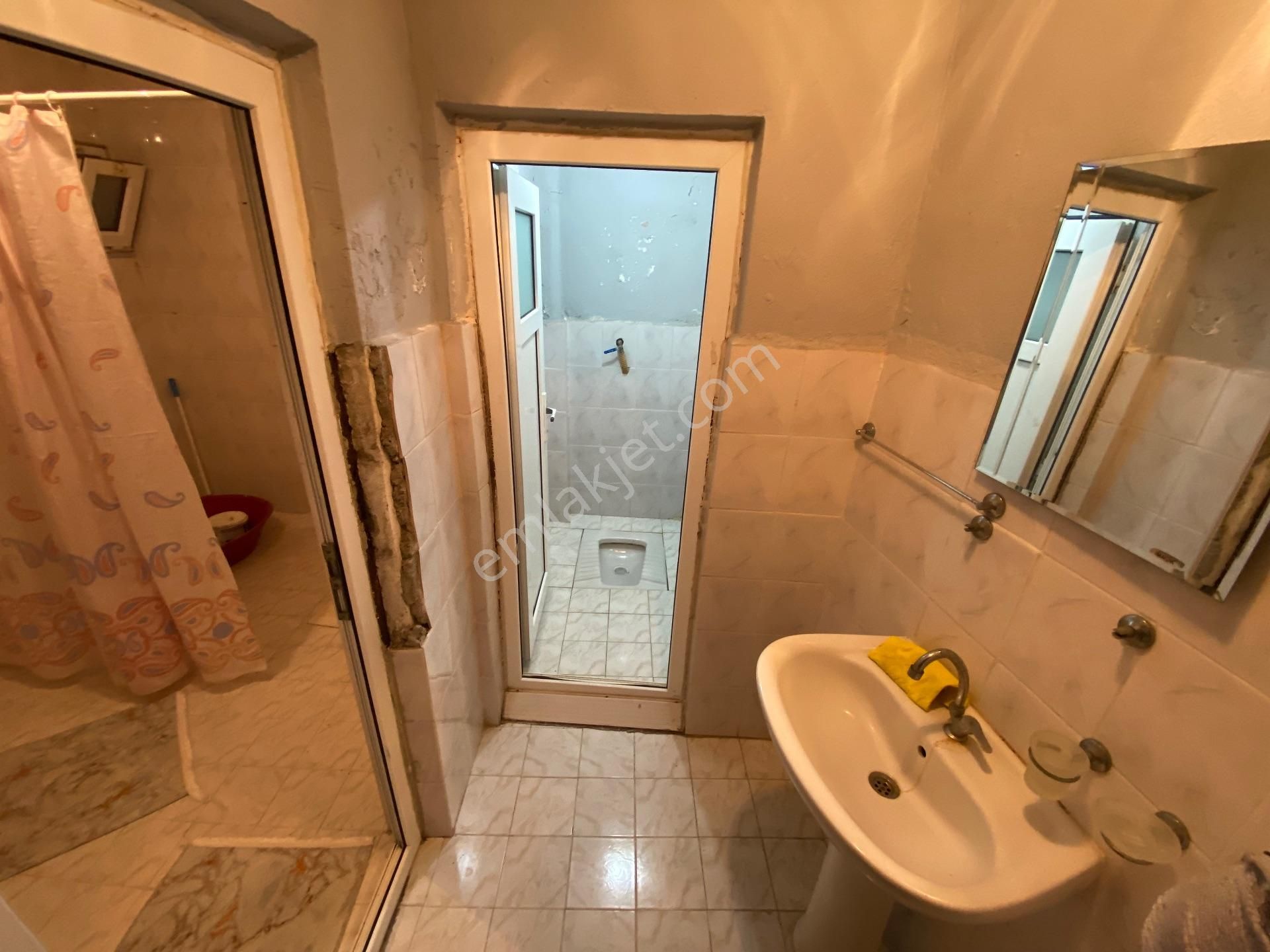 Yunuseli'de 3 Katlı, 3 Daireli Komple Satılık Müstakil Bina - Görsel 22