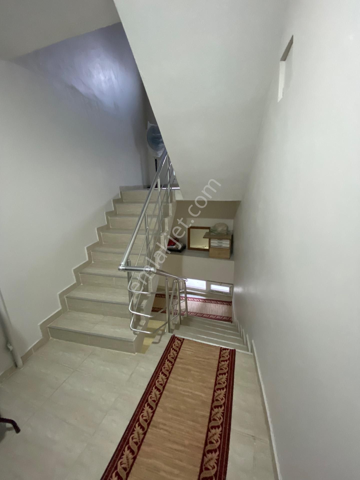 Yunuseli'de 3 Katlı, 3 Daireli Komple Satılık Müstakil Bina - Görsel 18