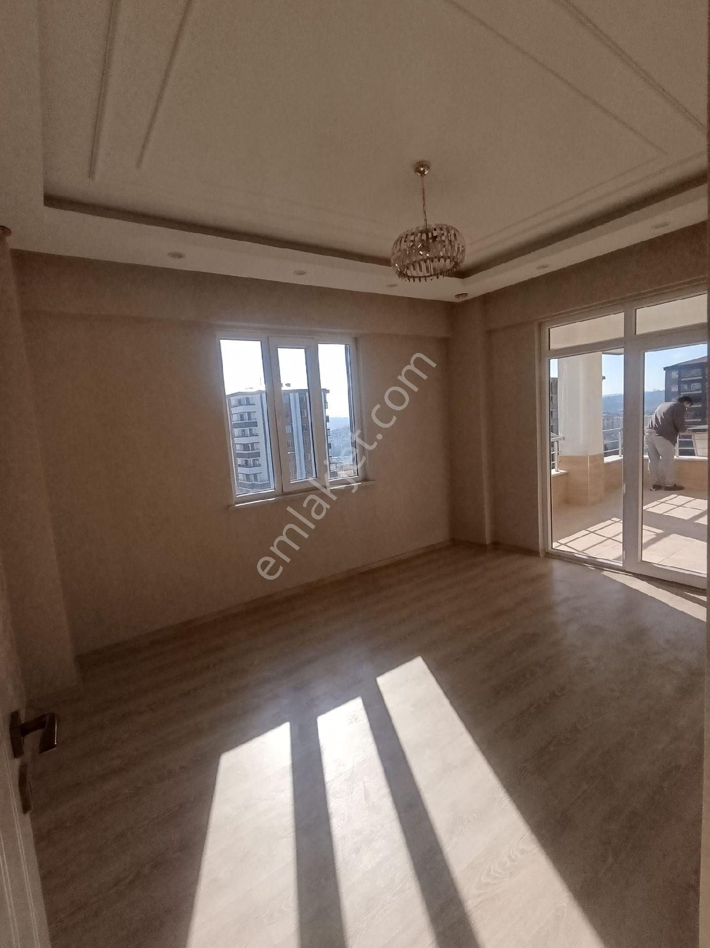 Gaziantep Şehitkamil De Abdulkadir Yüksel Devlet Hastanenin Yukarısında 29 Ekim Cüneyt Te - Görsel 8