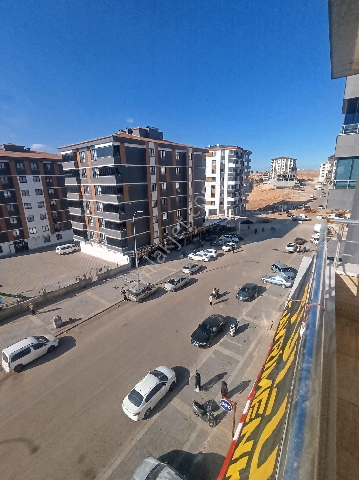 Gaziantep Şehitkamil De Abdulkadir Yüksel Devlet Hastanenin Yukarısında 29 Ekim Cüneyt Te - Görsel 16