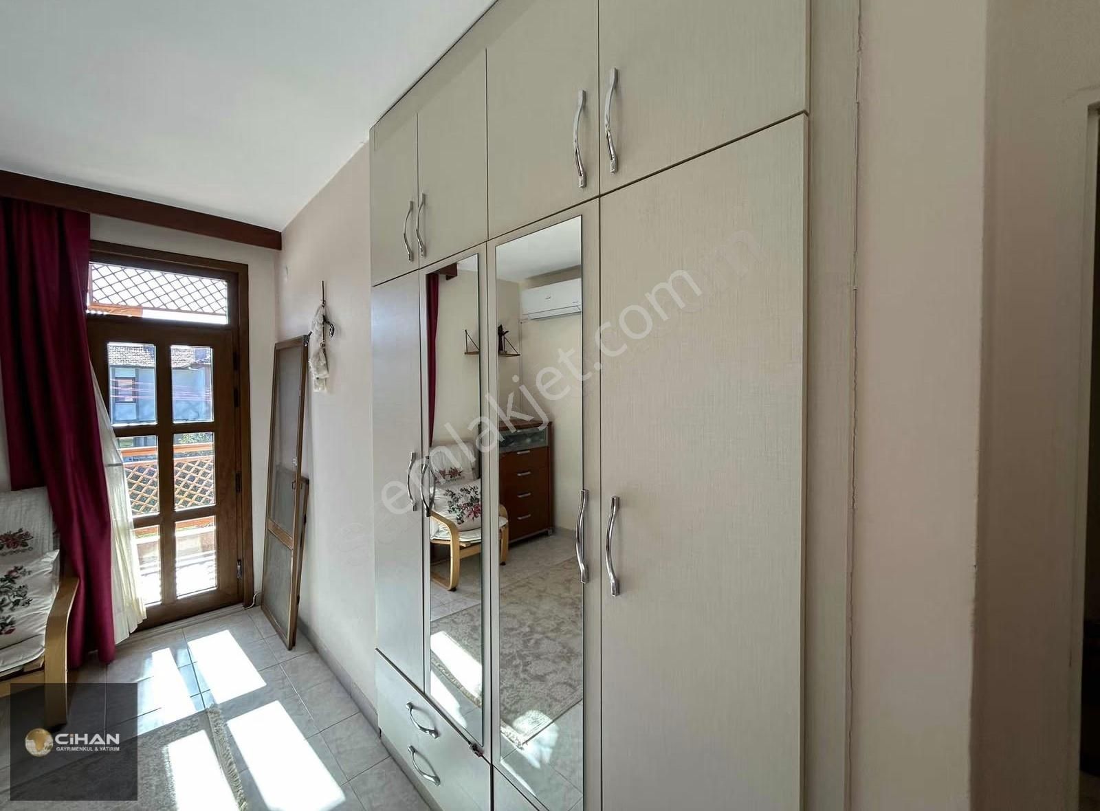 Ürkmez De Denize Sıfır Sitede Havuz Manzaralı Satılık Villa - Görsel 10