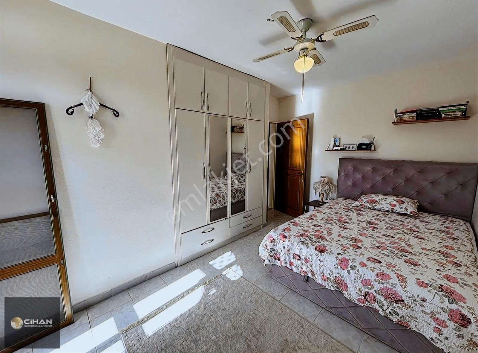 Ürkmez De Denize Sıfır Sitede Havuz Manzaralı Satılık Villa - Görsel 30