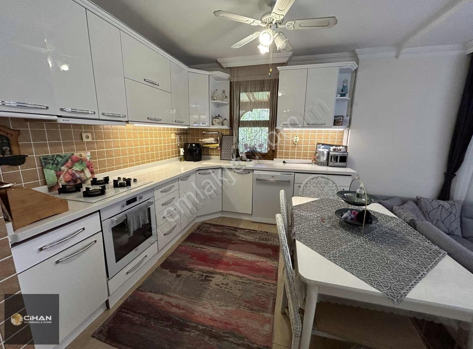 Ürkmez De Denize Sıfır Sitede Havuz Manzaralı Satılık Villa - Görsel 32