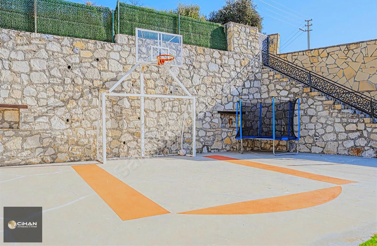 Kuşadası Karaova'da Tek Müstakil Özel Havuzlu 5+2 Villa - Görsel 19