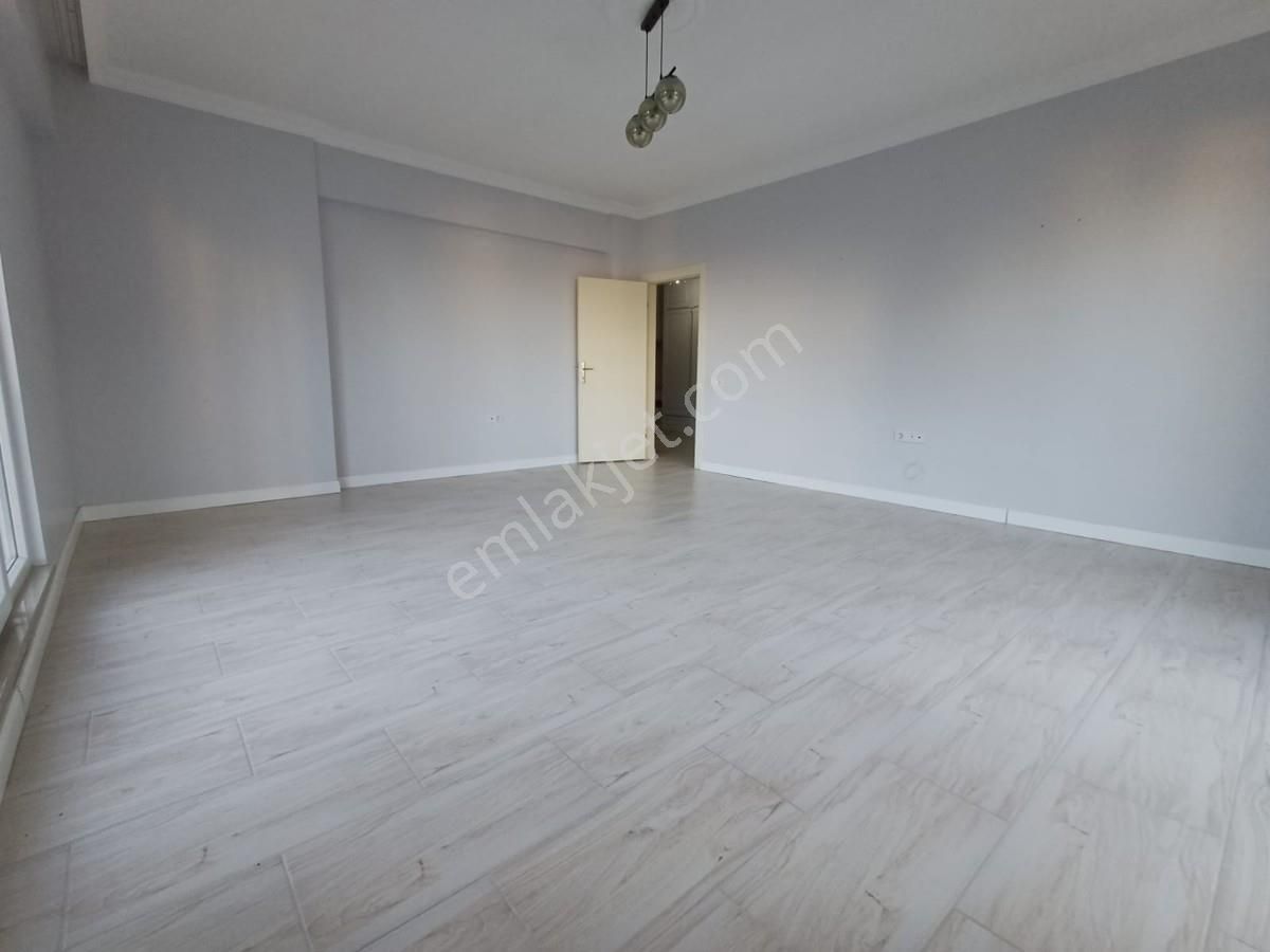 Sakarya Serdivan 32 Evler Mah.de Geniş 3+1 Kiralık Daire - Görsel 13