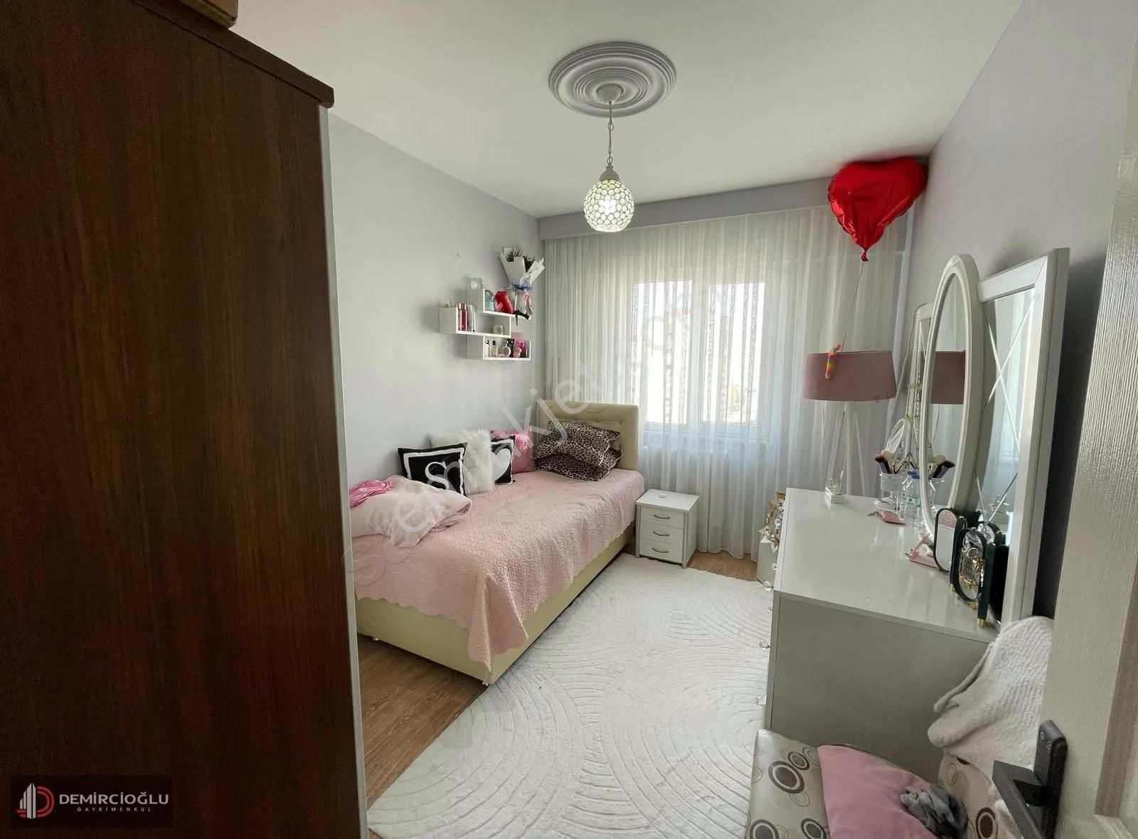 Anayurt. Meydanda. Masrafsız Yapsat Dairesi Acil - Görsel 11