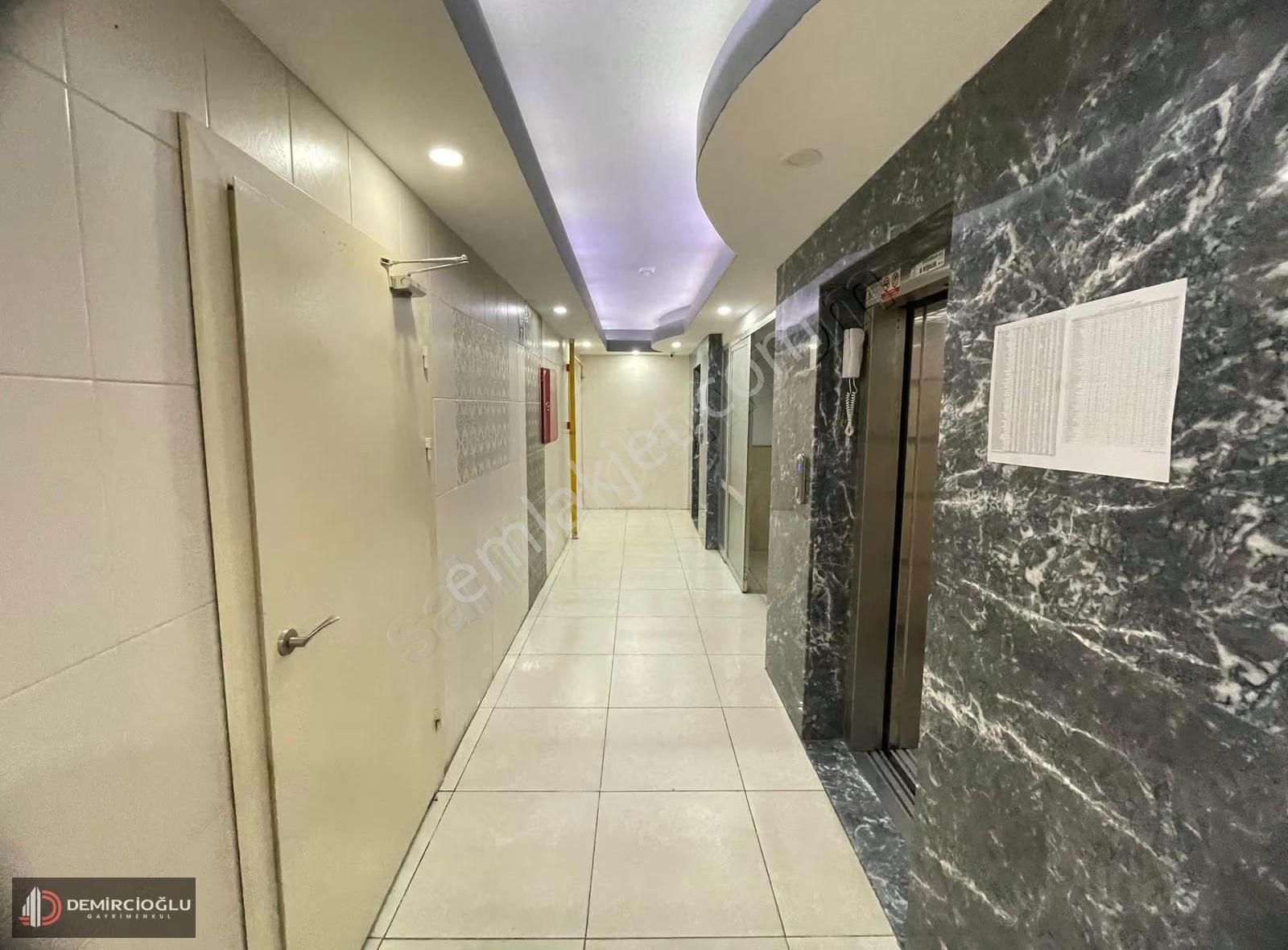 Anayurt. Meydanda. Masrafsız Yapsat Dairesi Acil - Görsel 8