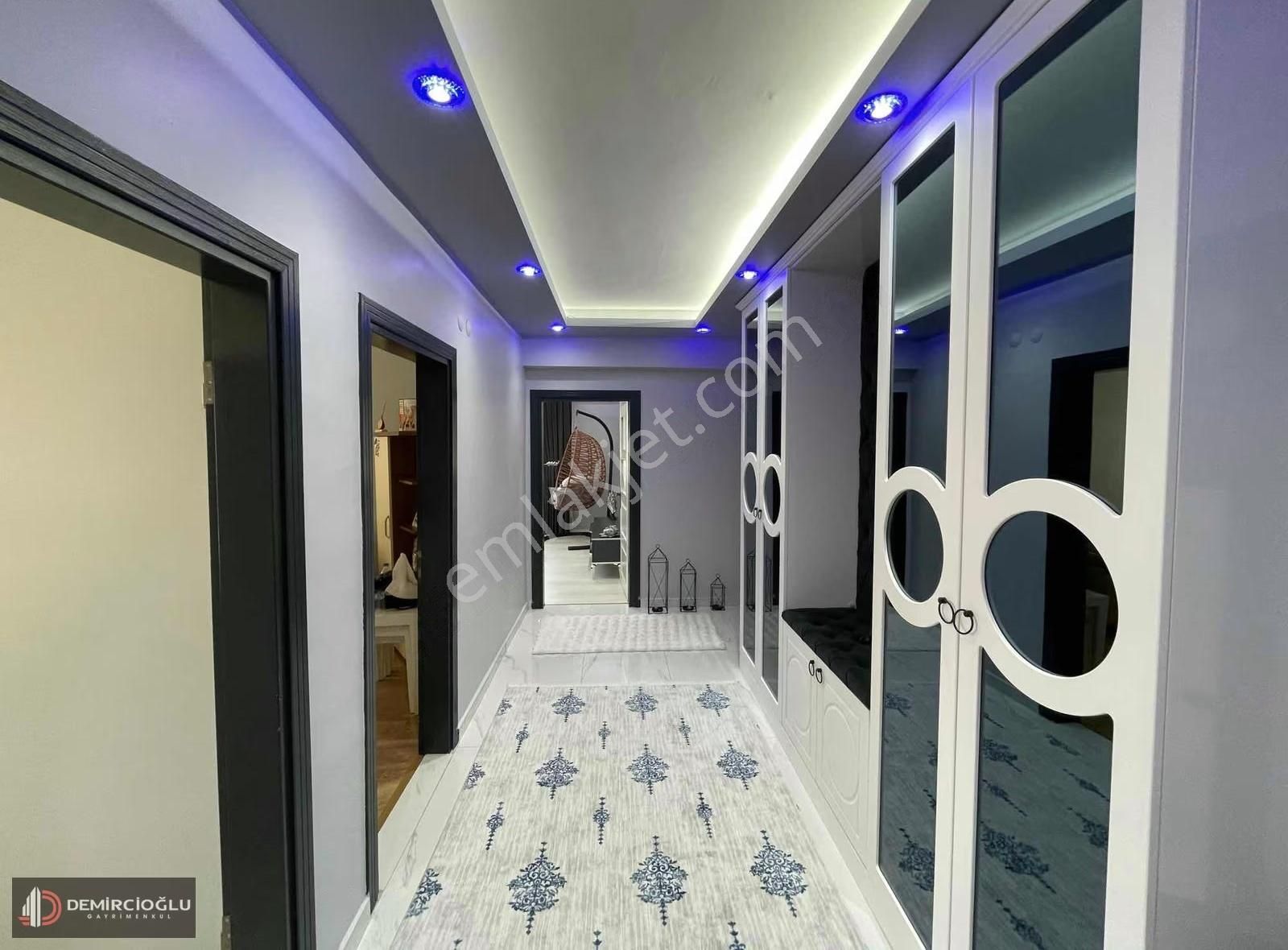 Anayurt. Meydanda. Masrafsız Yapsat Dairesi Acil - Görsel 3