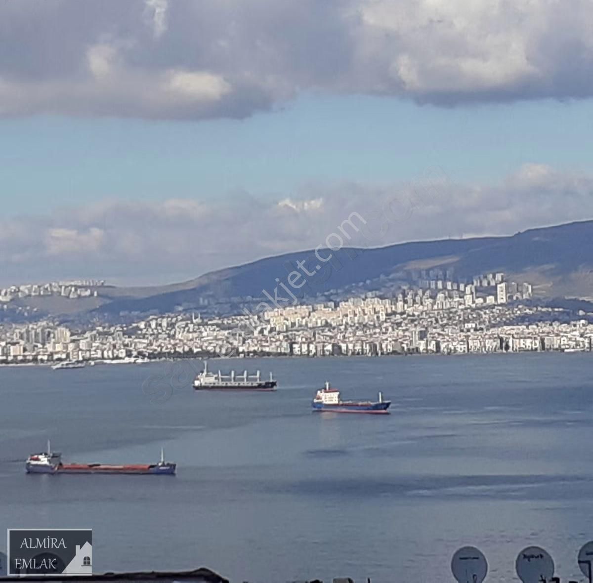 Deniz Gören Metro Yakını 2+1 90m2 Köşe Daire Doğalgazlı