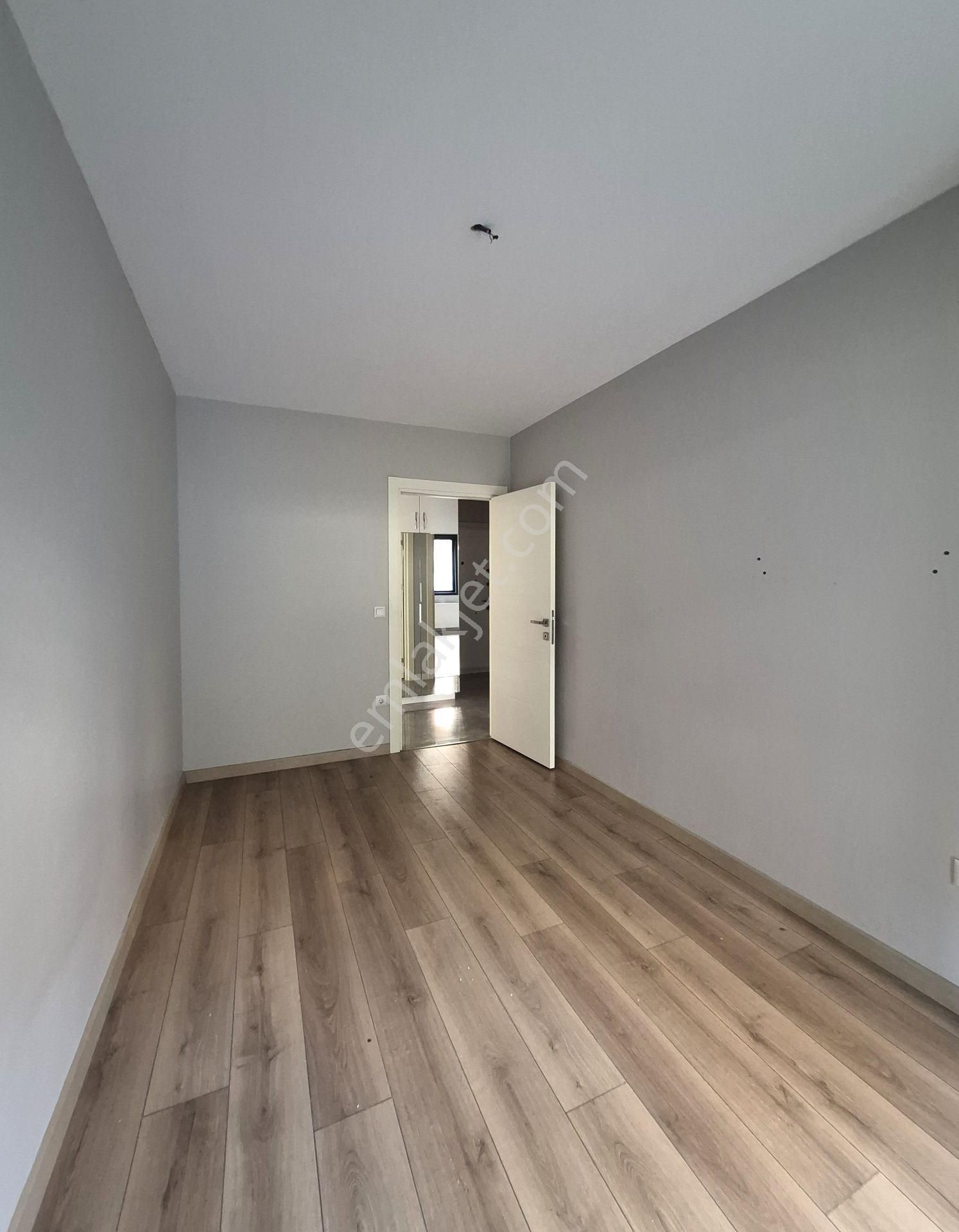 Gayrettepede Genç Binada 2+1 105 M2 1. Kat Kombili Asansörlü Kapalı Otopaklı Ebeveyn Banyolu Ferah - Görsel 20