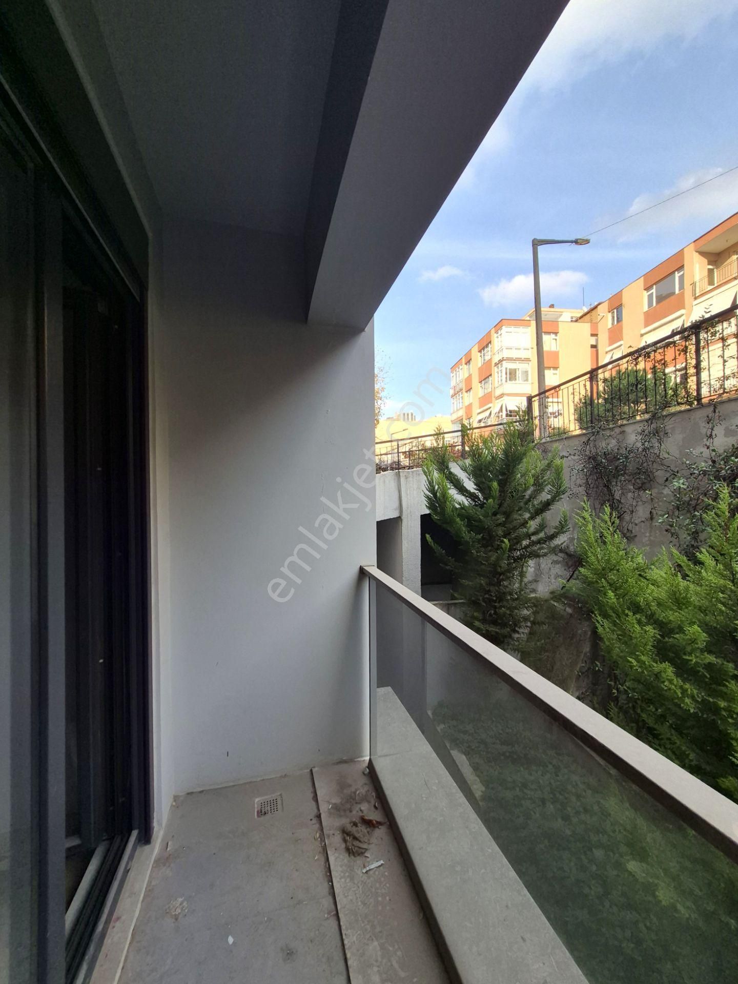 Gayrettepede Genç Binada 2+1 105 M2 1. Kat Kombili Asansörlü Kapalı Otopaklı Ebeveyn Banyolu Ferah - Görsel 32