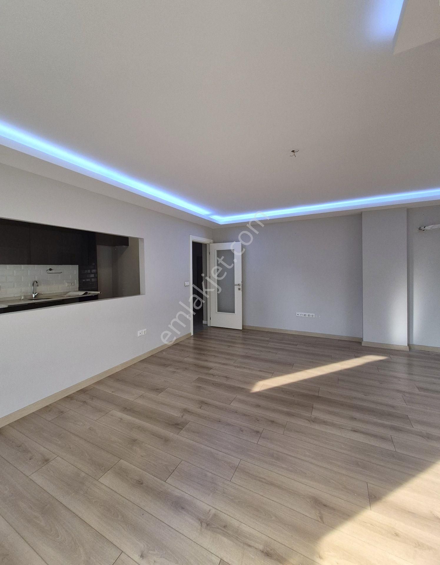 Gayrettepede Genç Binada 2+1 105 M2 1. Kat Kombili Asansörlü Kapalı Otopaklı Ebeveyn Banyolu Ferah - Görsel 8