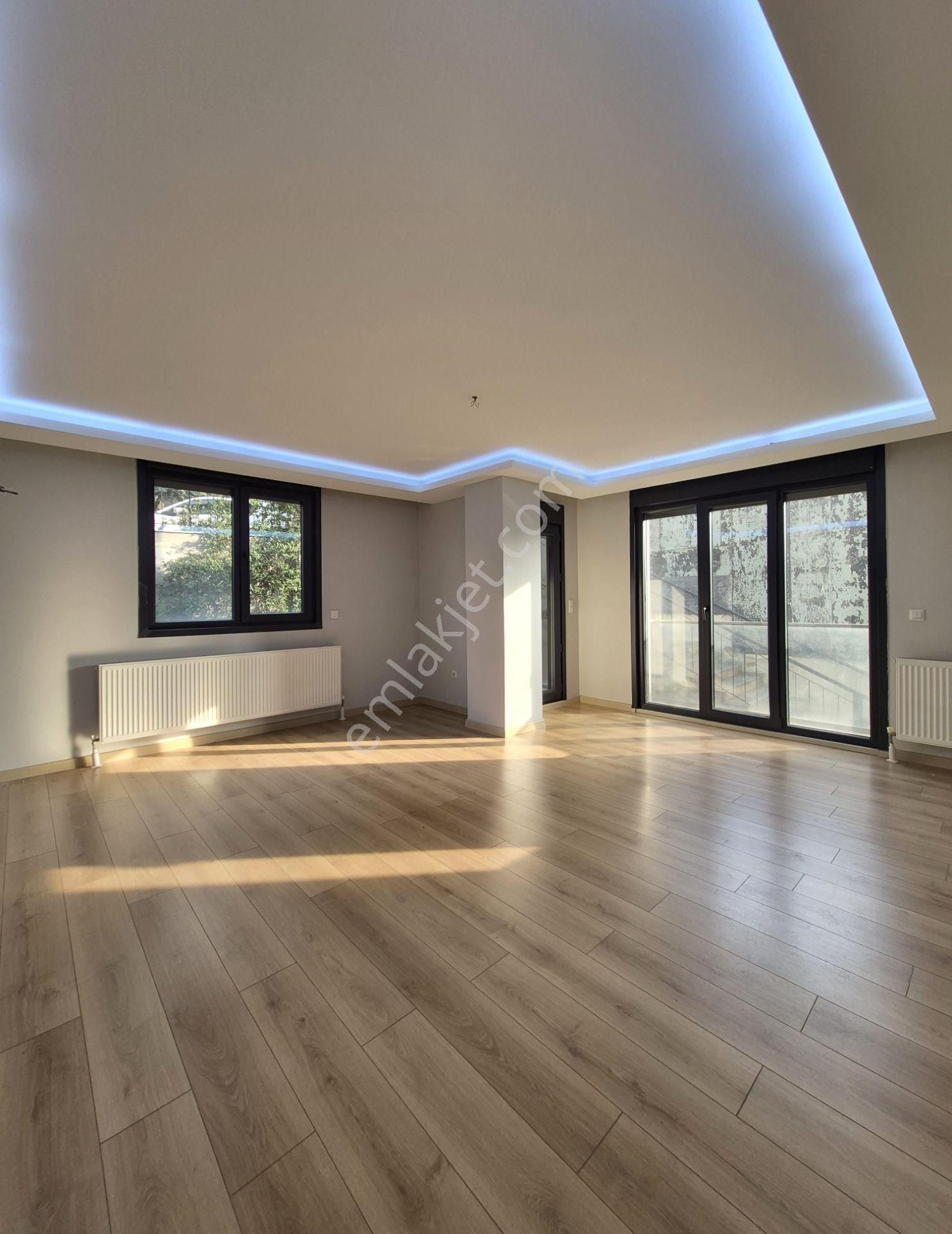 Gayrettepede Genç Binada 2+1 105 M2 1. Kat Kombili Asansörlü Kapalı Otopaklı Ebeveyn Banyolu Ferah - Görsel 2