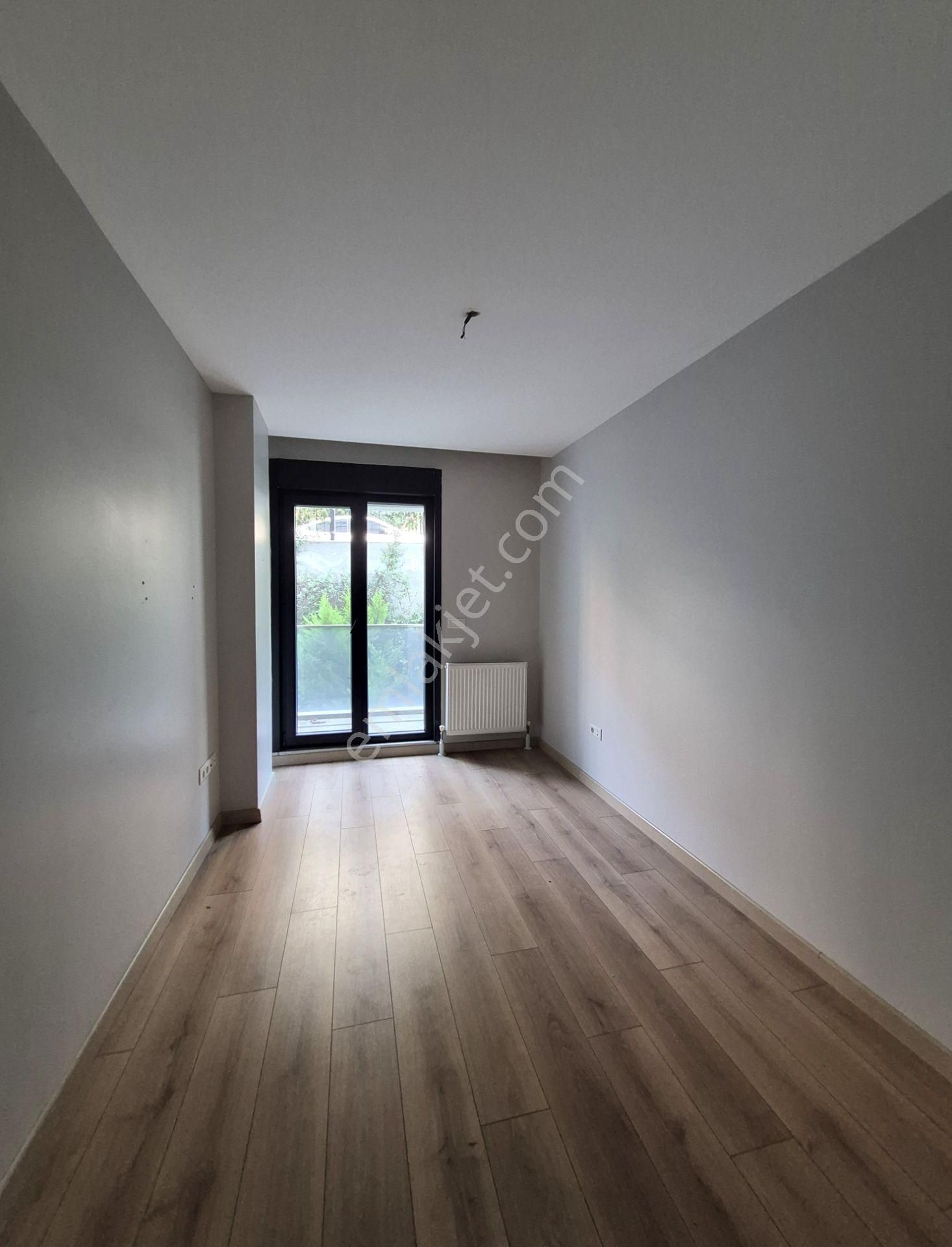 Gayrettepede Genç Binada 2+1 105 M2 1. Kat Kombili Asansörlü Kapalı Otopaklı Ebeveyn Banyolu Ferah - Görsel 18