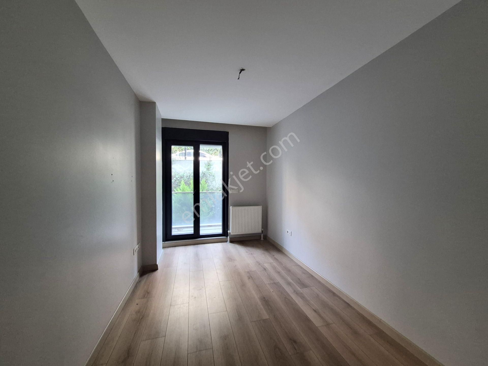 Gayrettepede Genç Binada 2+1 105 M2 1. Kat Kombili Asansörlü Kapalı Otopaklı Ebeveyn Banyolu Ferah - Görsel 17