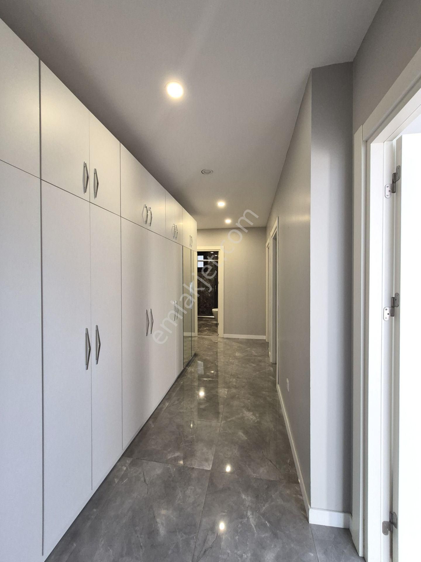 Gayrettepede Genç Binada 2+1 105 M2 1. Kat Kombili Asansörlü Kapalı Otopaklı Ebeveyn Banyolu Ferah - Görsel 33