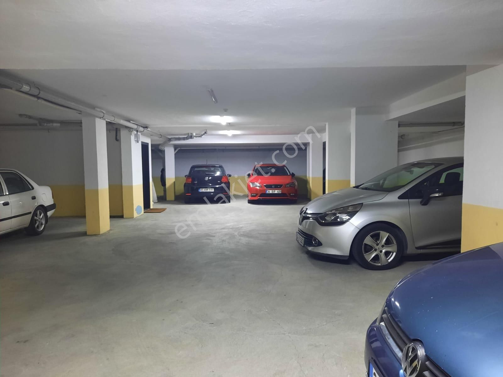 Gayrettepede Genç Binada 2+1 105 M2 1. Kat Kombili Asansörlü Kapalı Otopaklı Ebeveyn Banyolu Ferah - Görsel 34