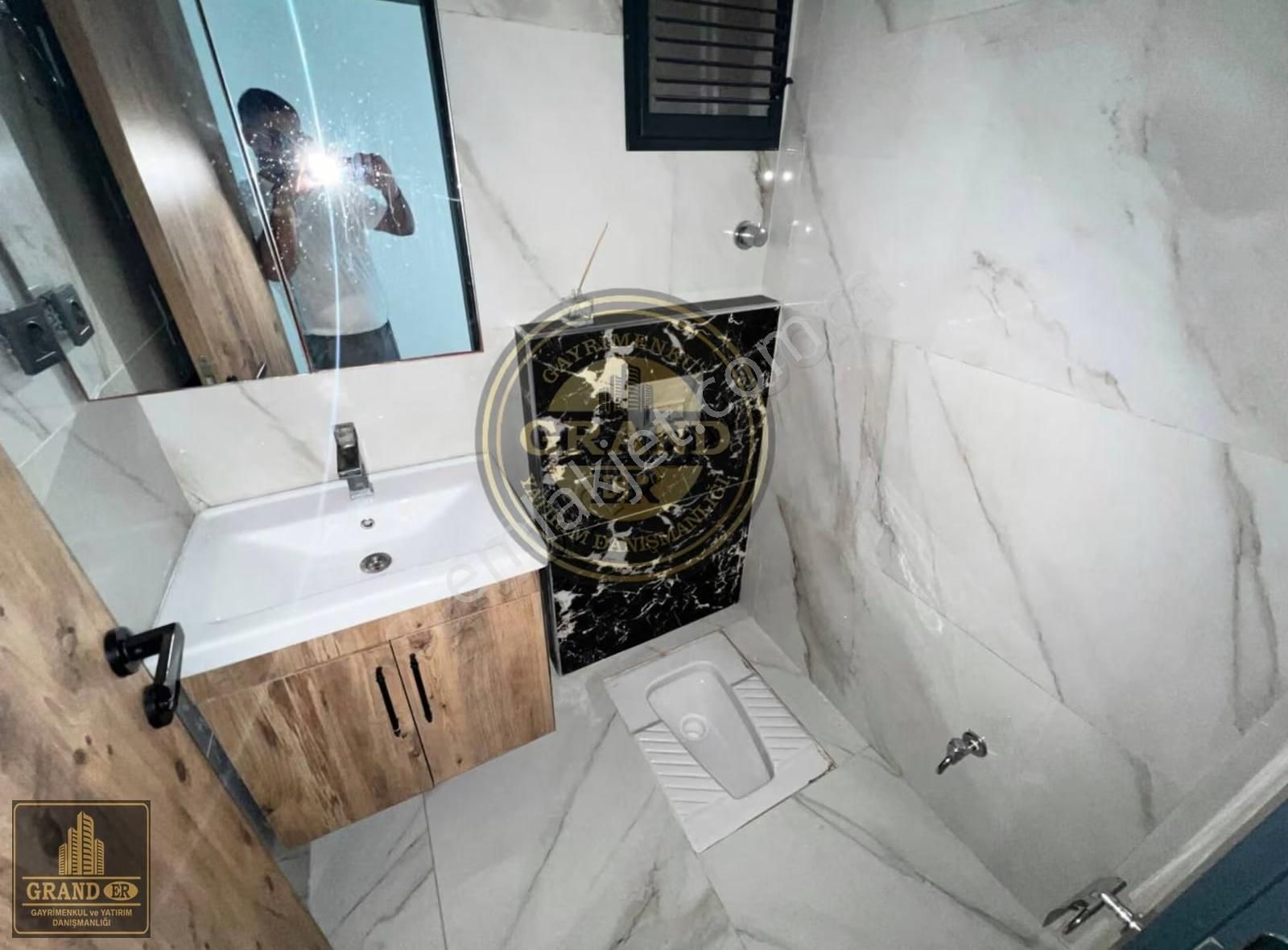 Mezitli Akdeniz Mah.de Her Kat Tek Daire Satılık 3+1 Daire - Görsel 14