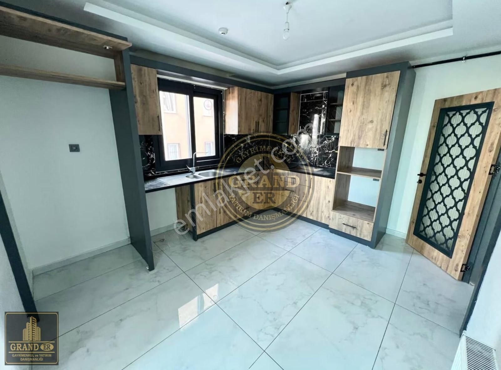 Mezitli Akdeniz Mah.de Her Kat Tek Daire Satılık 3+1 Daire