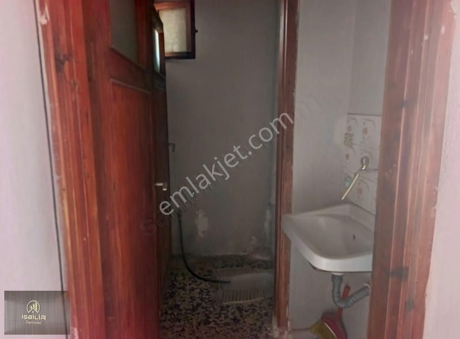 Şakirpaşa Mh Malazgirt Okulu Karşısı 3 Katlı Müstakil Ev - Görsel 7