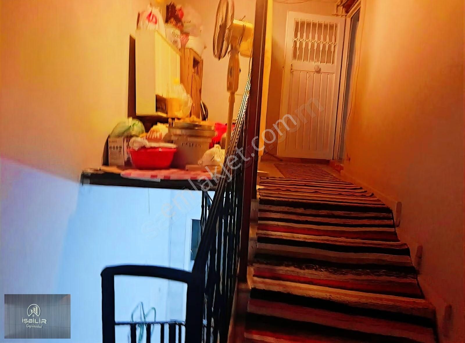 Barış Mahallesinde 2 Katlı Müstakil Ev - Görsel 4