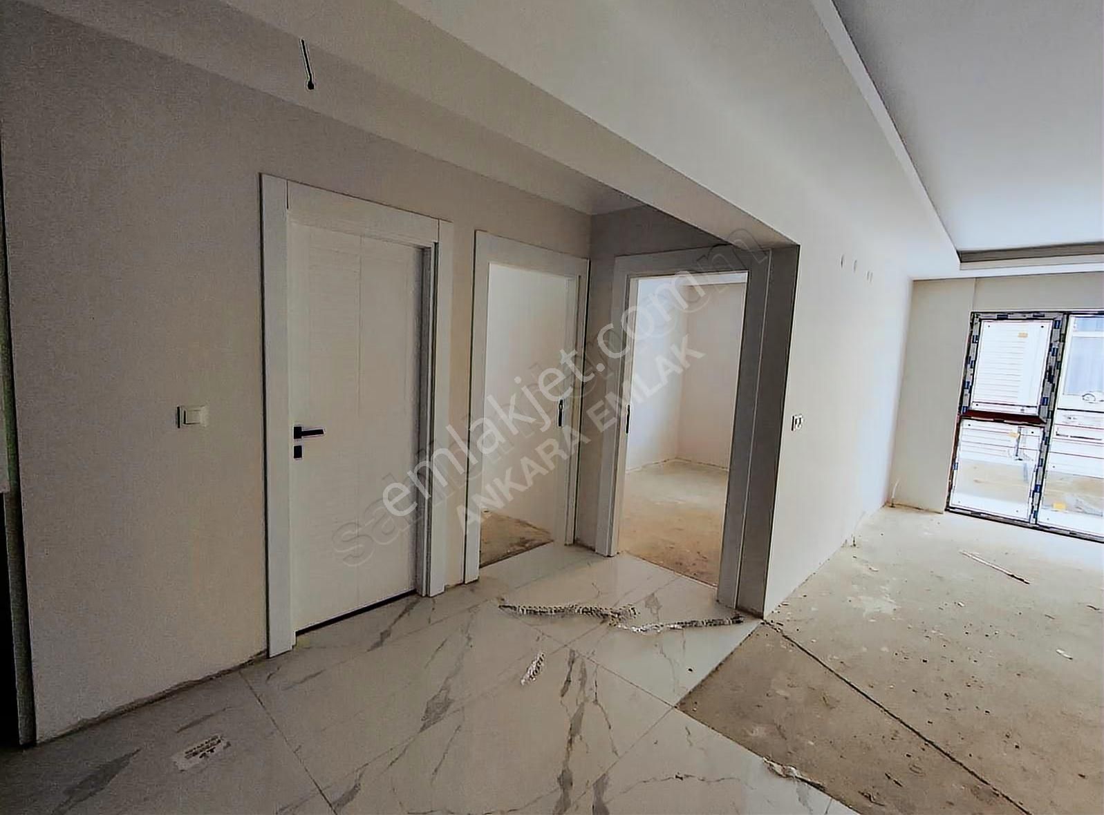 Ankara Emlaktan Esatta Yeni Bina Arakat Kapalı Garaj 2+1 Satılık - Görsel 3