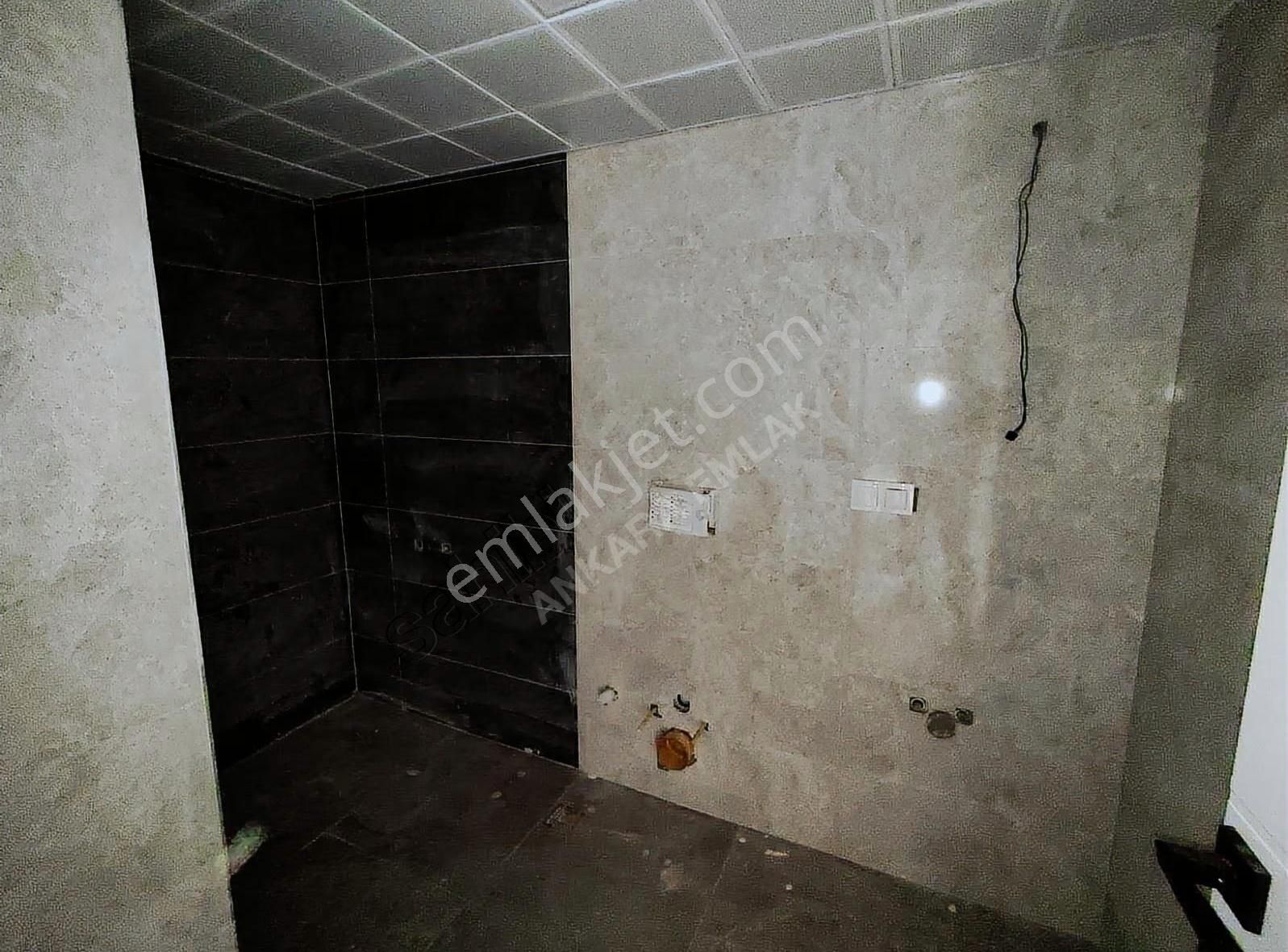 Ankara Emlaktan Esatta Yeni Bina Arakat Kapalı Garaj 2+1 Satılık - Görsel 5