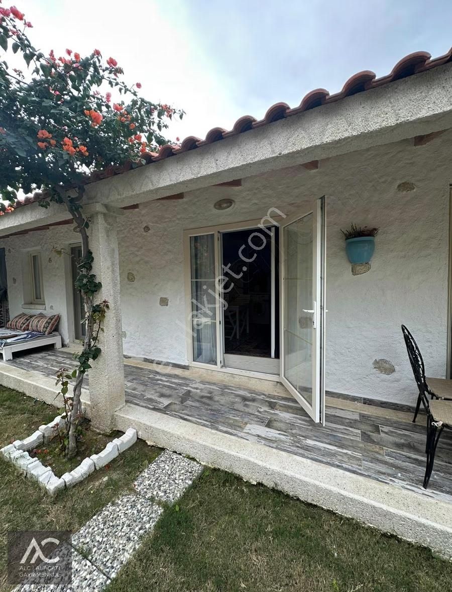 Alaçatı Gayrimenkulden Kiralık Mobilyalı Daire