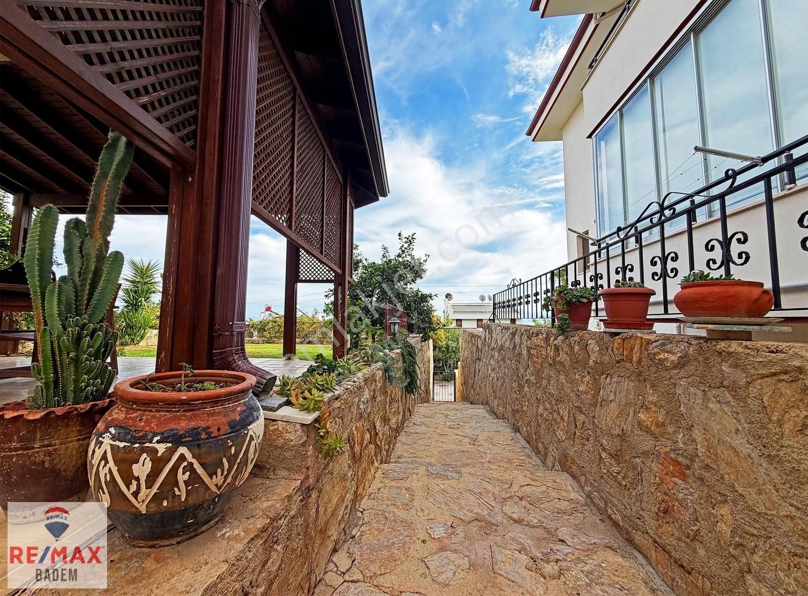 Datça Özbelde Deniz Manzaralı 412m2 Arsa Paylı Satılık 4+2 Villa - Görsel 3