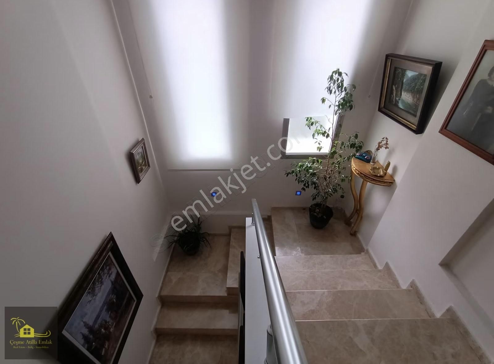 Çeşme Merkez'de Satılık Tam Müstakil 390m2 Arsa İçinde Villa - Görsel 18