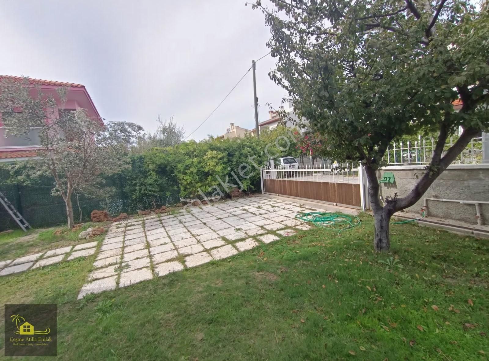 Çeşme Merkez'de Satılık Tam Müstakil 390m2 Arsa İçinde Villa - Görsel 22