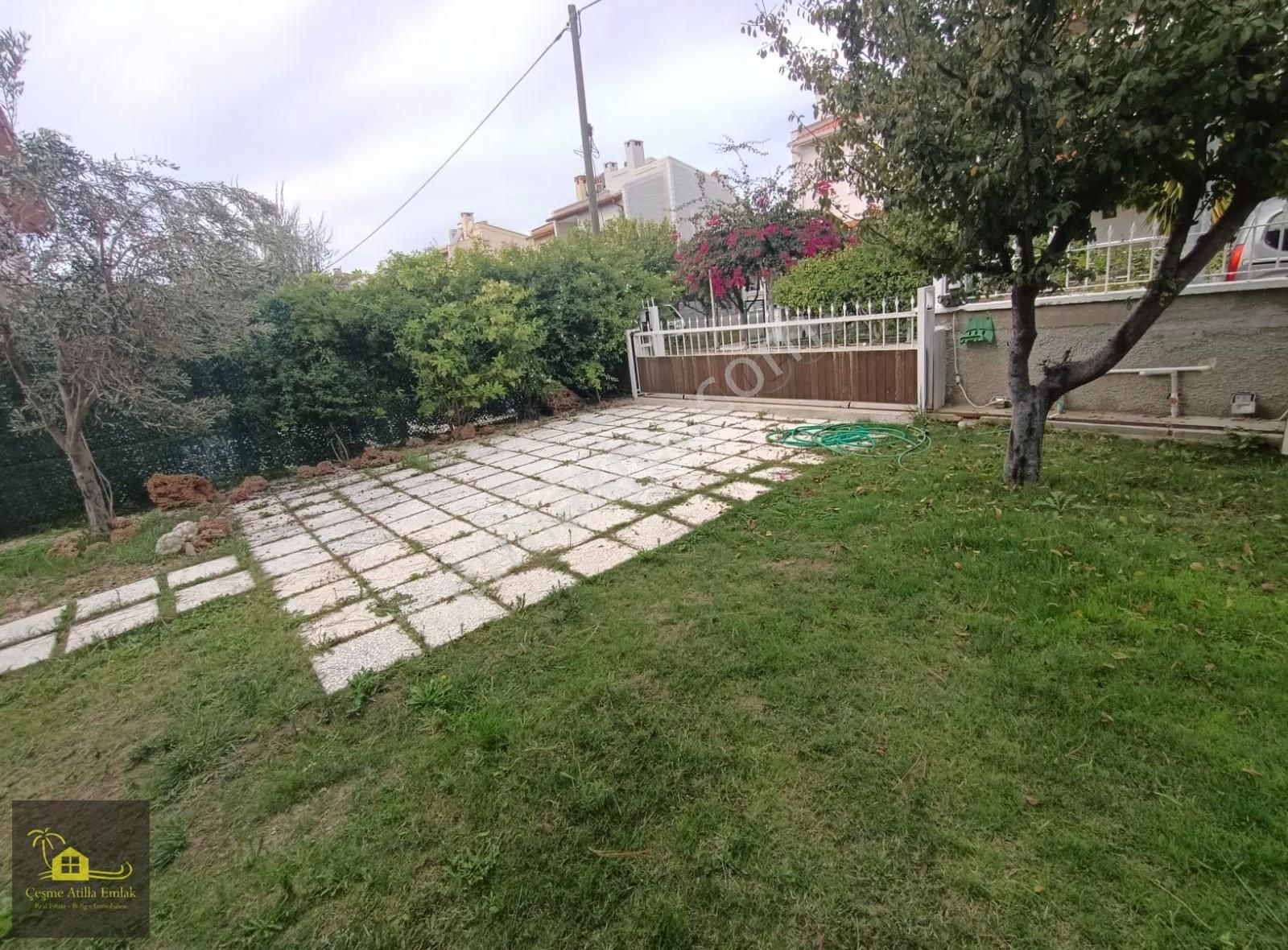 Çeşme Merkez'de Satılık Tam Müstakil 390m2 Arsa İçinde Villa - Görsel 8