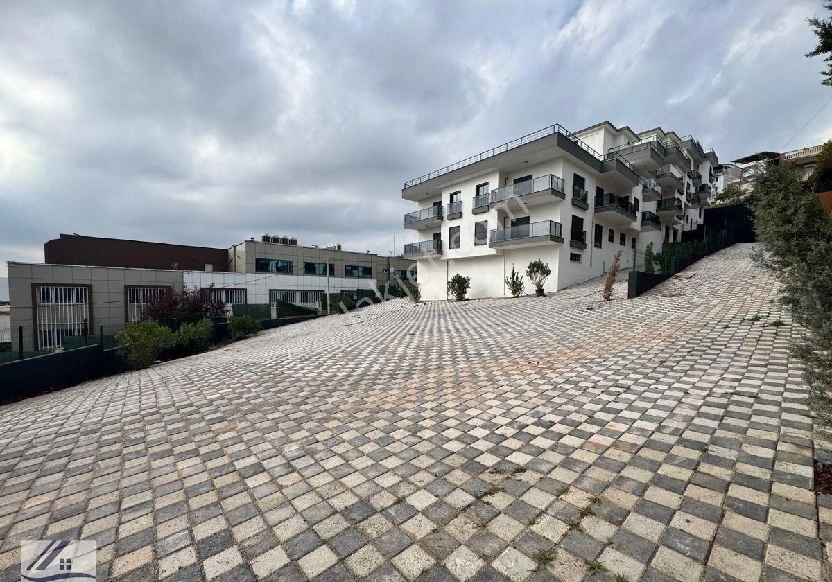 Bornova Kızılay Mahallesinde Site İçi 1+1 Lüks Arakat Asansörlü Otoparklı Satılık - Görsel 19