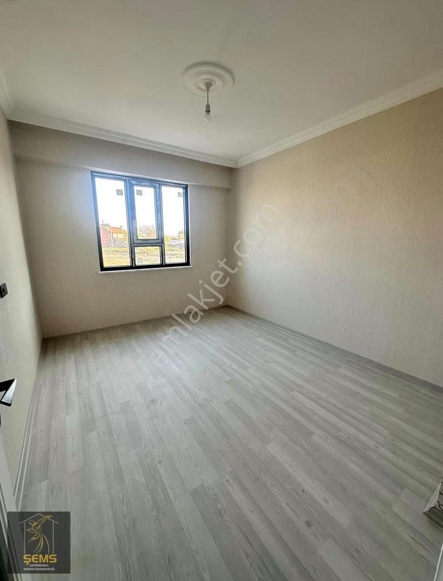 Şems'ten Karamanyolu Yakını 3+1 Daire - Görsel 8