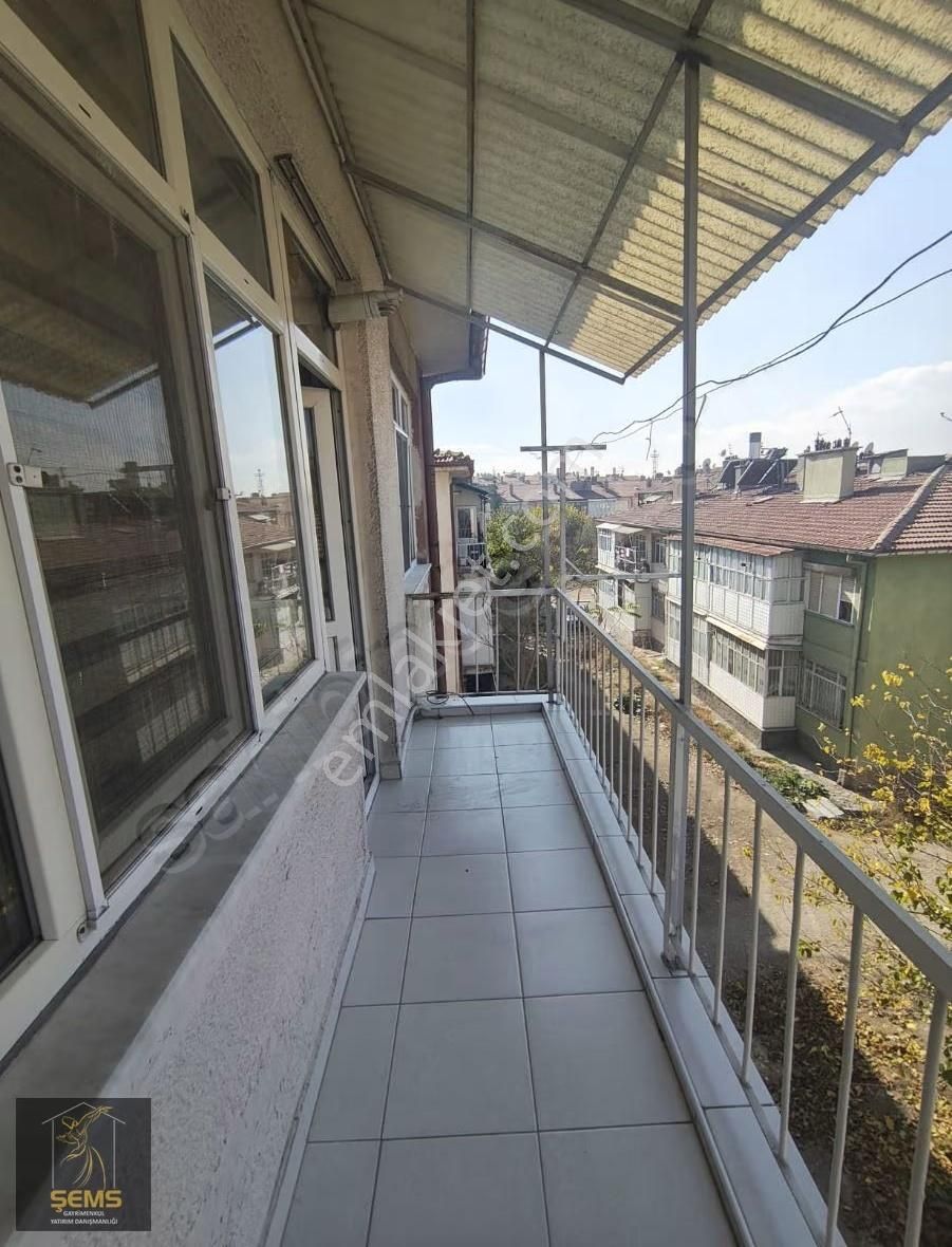 Tramvay Durağında Eminevim Banka Kredisine Uygun Bakımlı Daire - Görsel 2