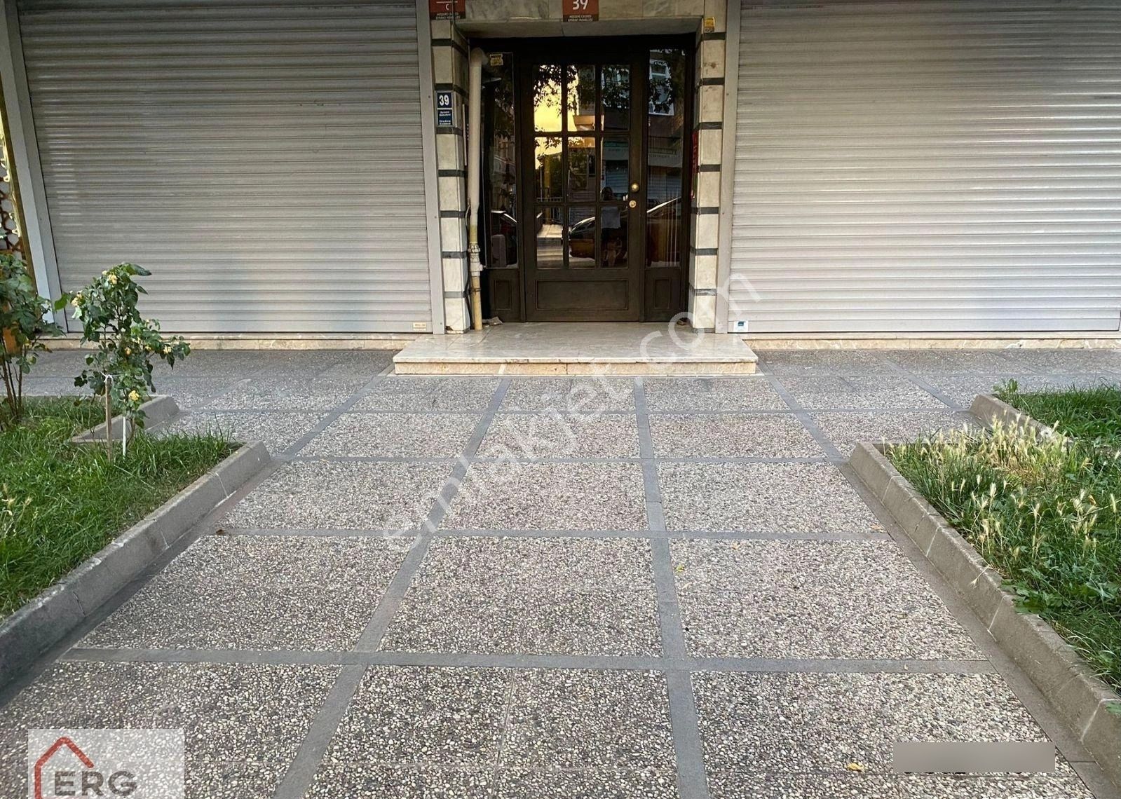 Çankaya Ayrancı Hoşdere Ana Cadde Üzeri Mobilyalı Kiralık 3+1 - Görsel 15