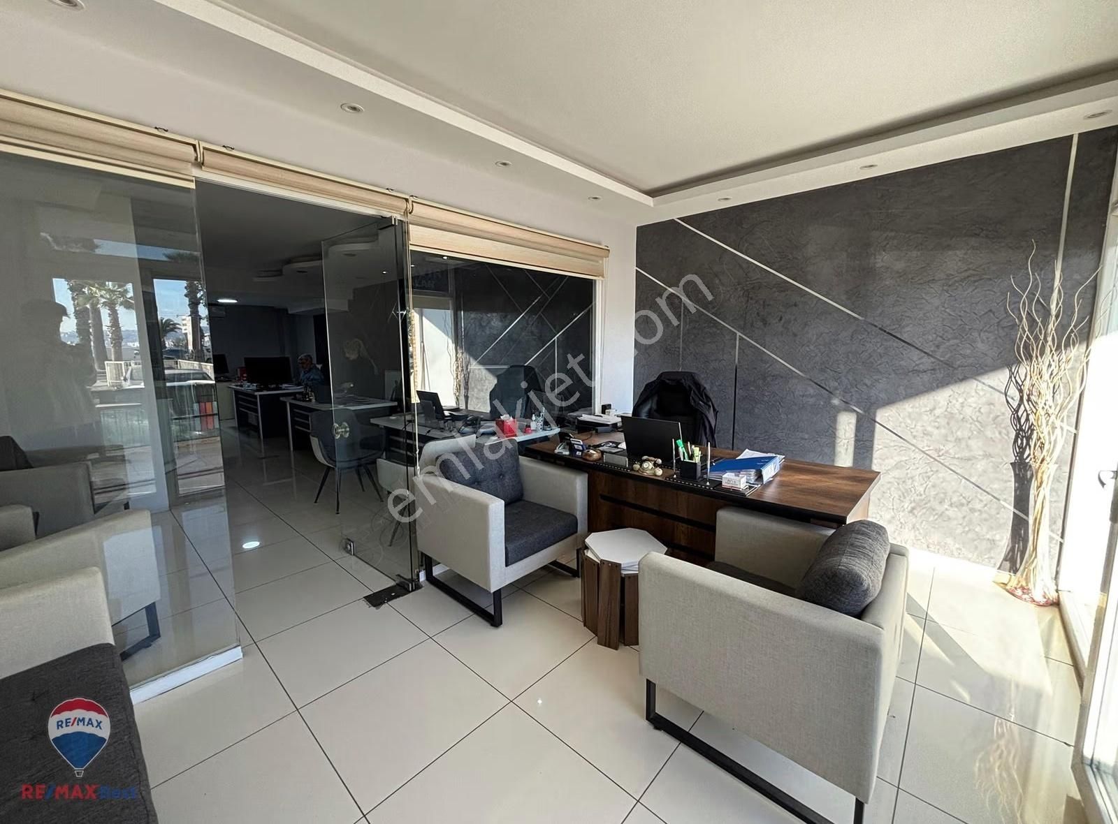 13 Karşıyaka Sahilde Kiralık Lüks İşyeri Ofis - Görsel 15
